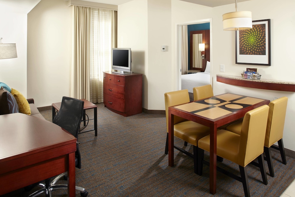 Suite, 1 Bedroom photo 1
