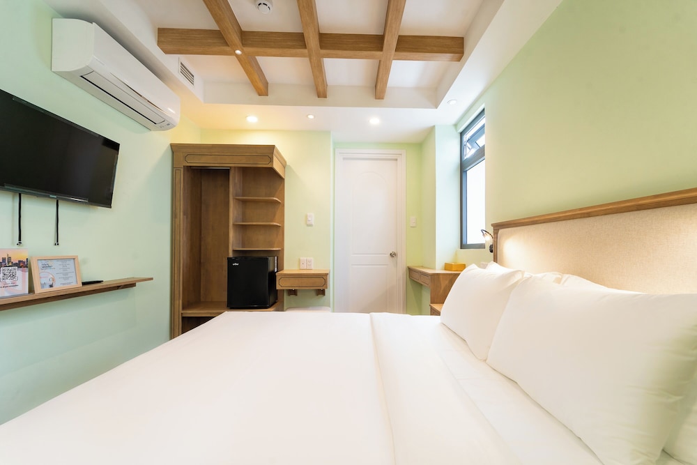 Superior Double Room, City View