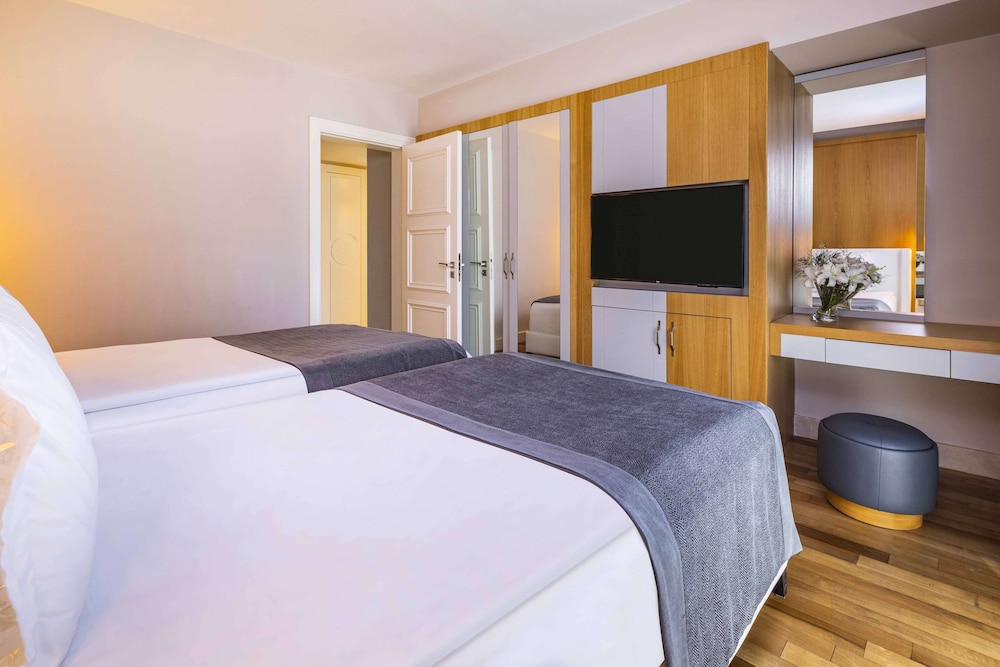 Suite, Multiple Beds, Golf View (Royal Golf Villa 2 Bedroom) photo 3