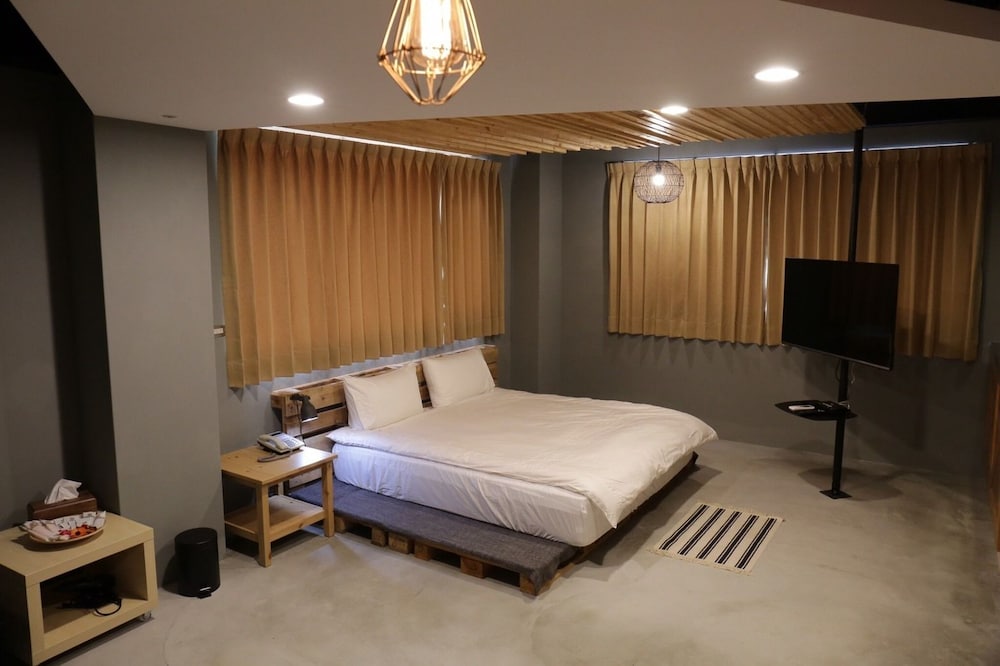 Luxury Quadruple Room, Multiple Beds, Hill View photo 2