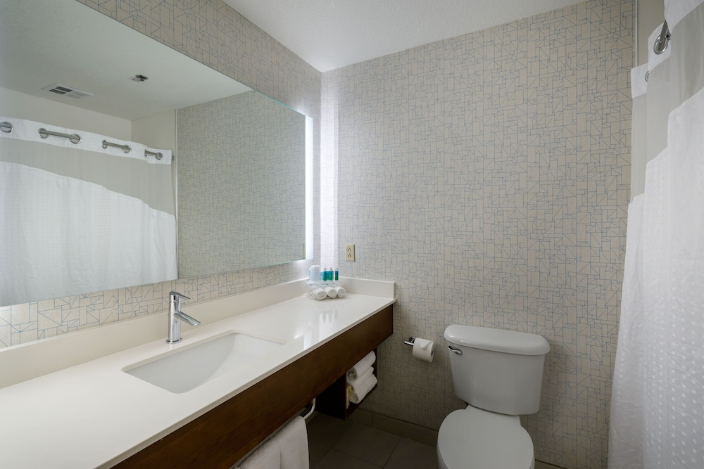 Suite, 1 King Bed, Accessible (Mobility) - Photo 6