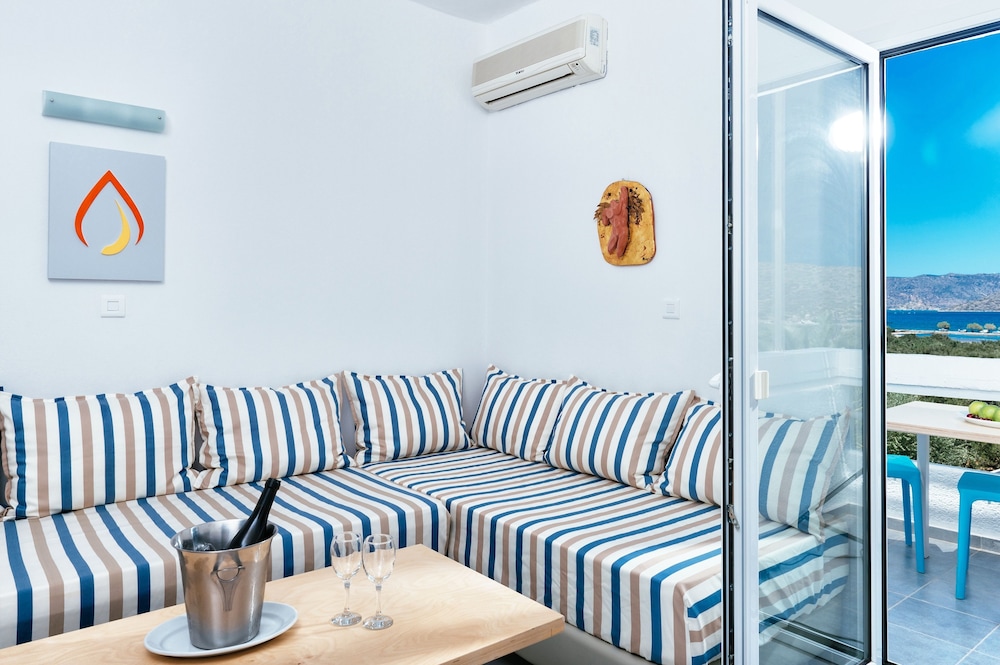 Family Room, Sea View