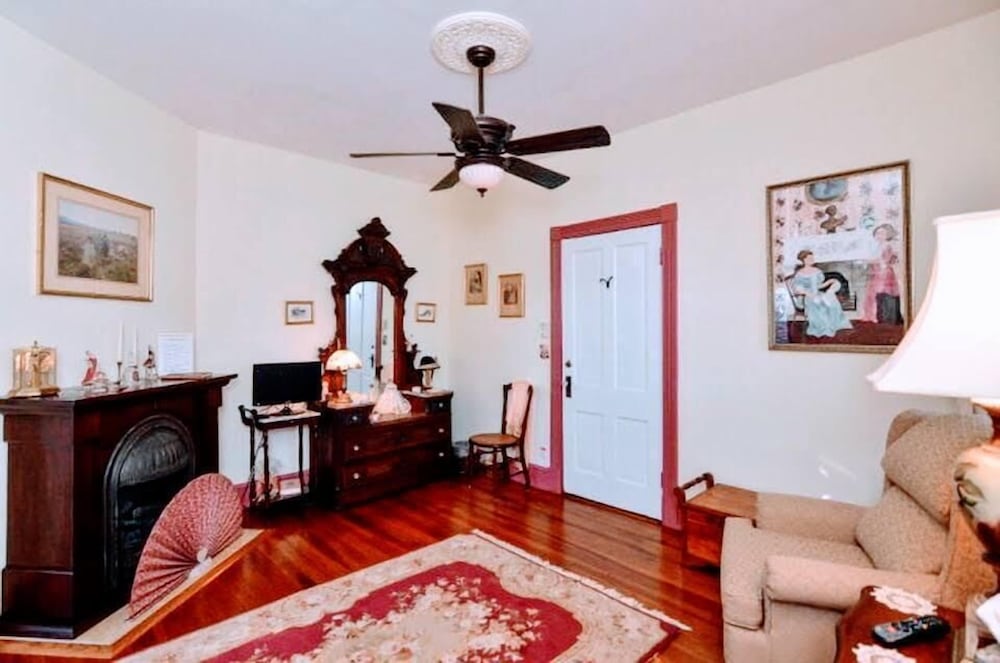 Superior Suite, 1 Queen Bed photo 2