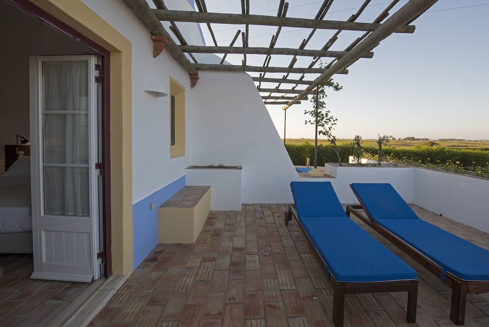 Double Room - Photo 9