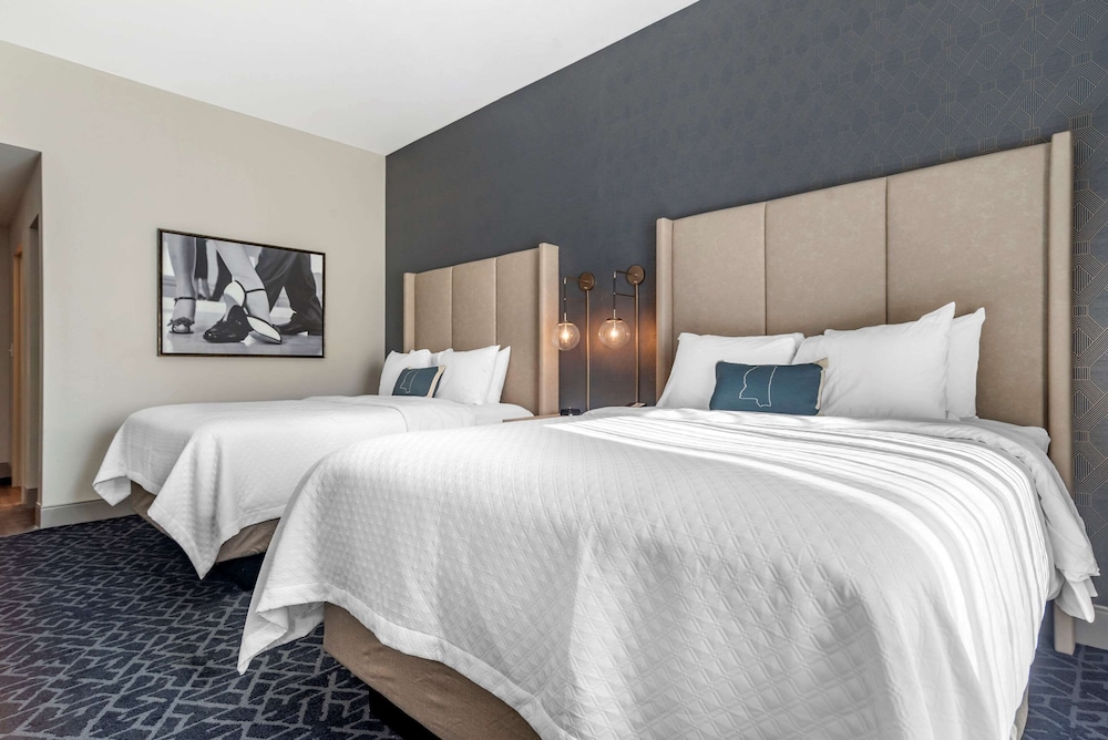 Standard Room, 2 Queen Beds, Non Smoking - Photo 2