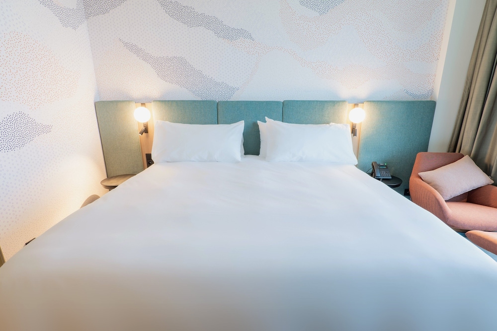 Grand Room, 1 King Bed, Balcony photo 2