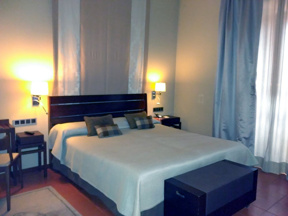 Standard Double Room - Photo 4