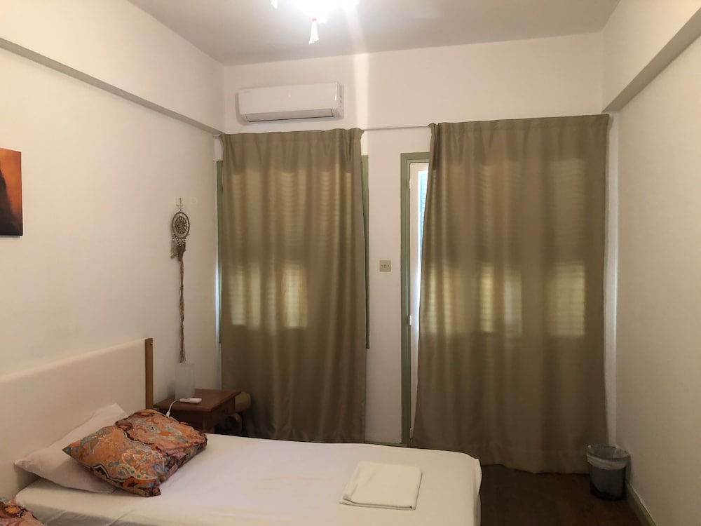 Double Room, Shared Bathroom, City View (Bob Marley) photo 3