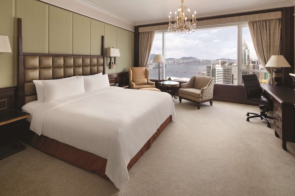 Deluxe King Room with One King Bed (Non Smoking)