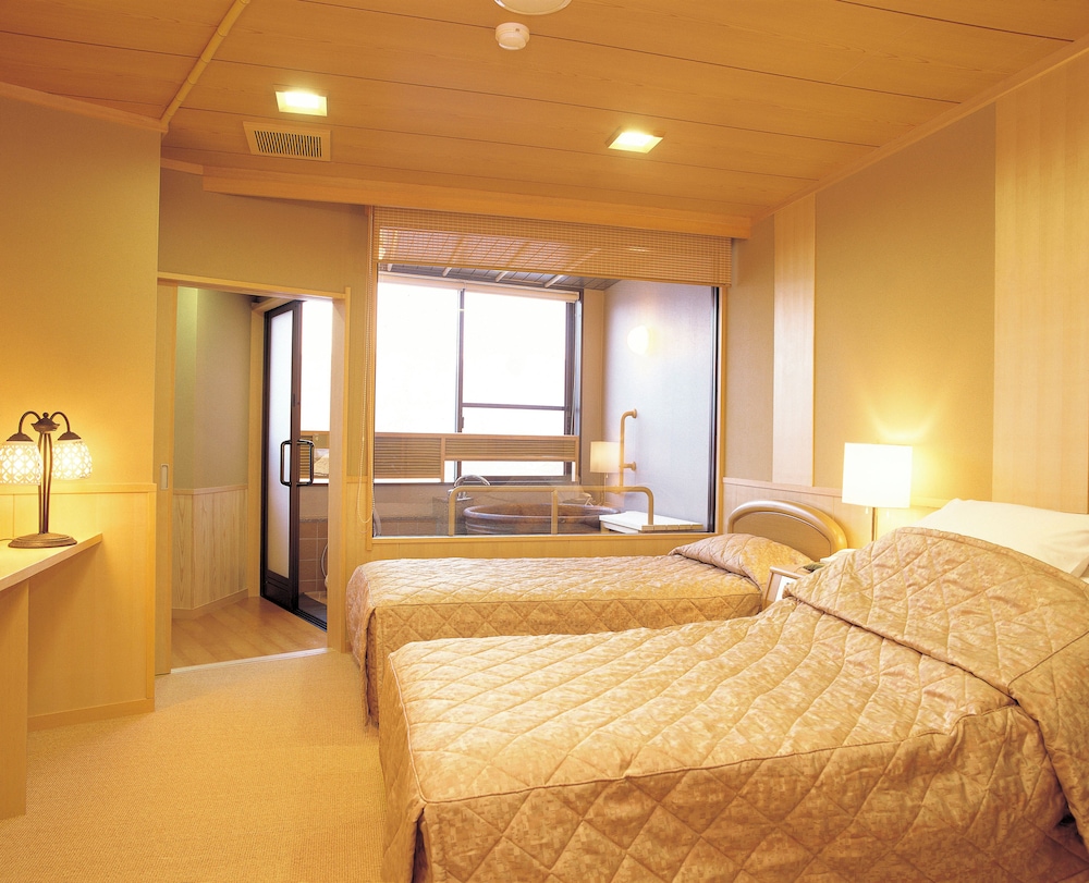 [Non-smoking] Japanese-Western style room with lakeside bath photo 2