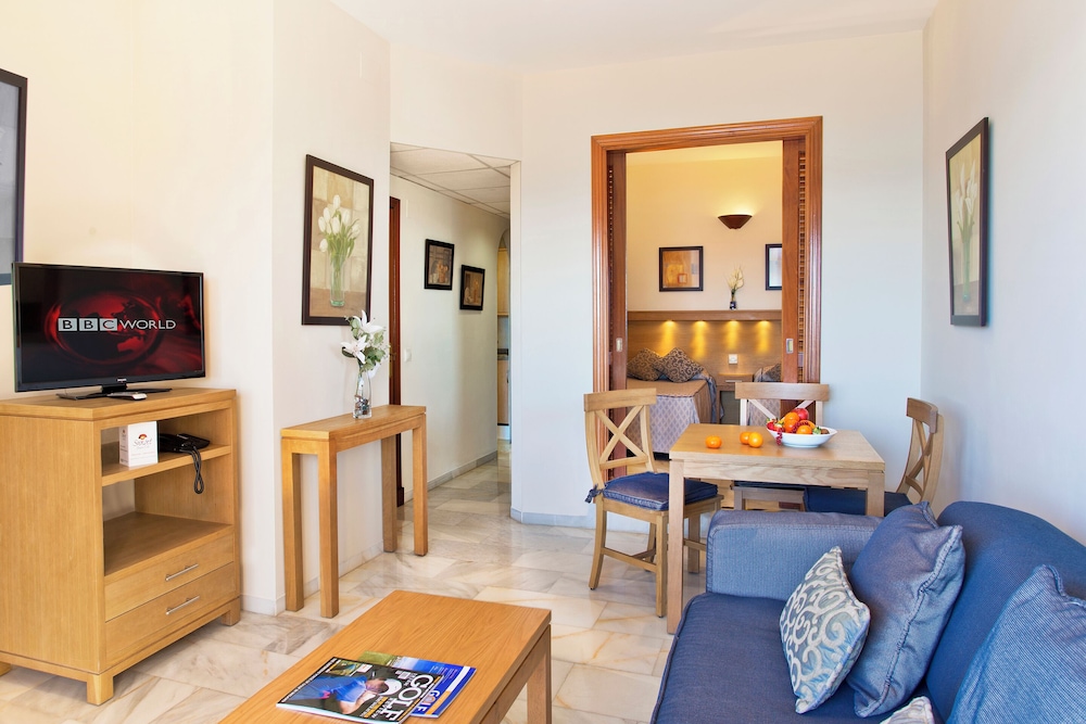Studio-Apartment (Partial Sea View) - Photo 4