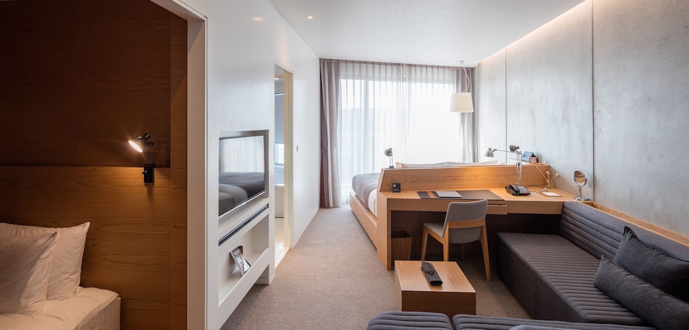 [Pool Package] Deluxe Twin Room, Sea View - All Day Pool Access for 1 Adult