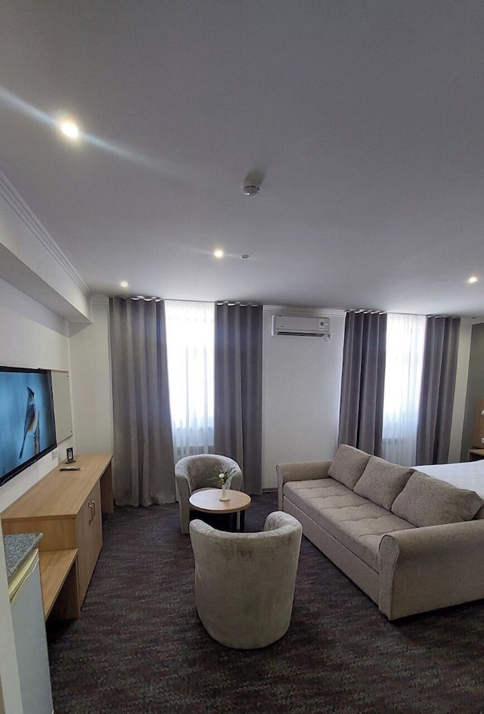 Luxury Suite