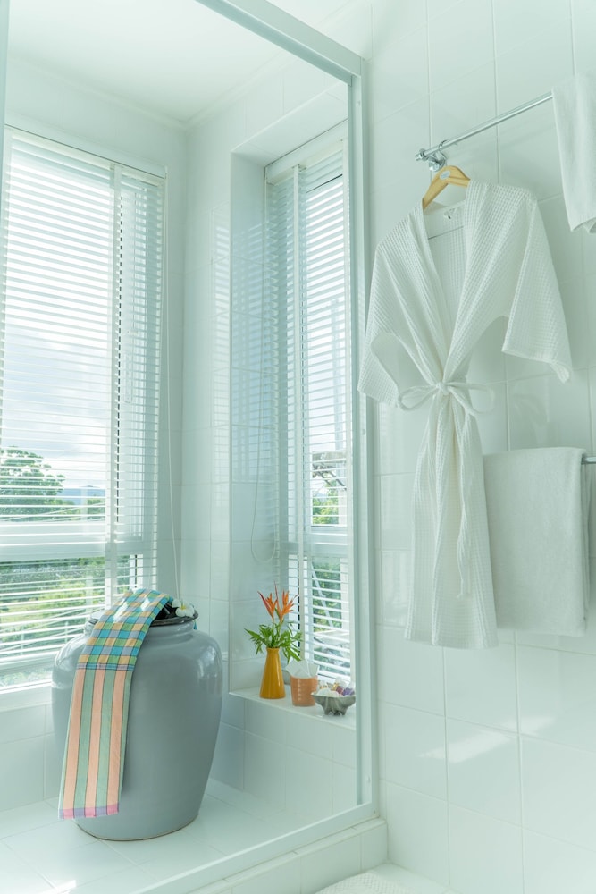 Suite - Photo 2