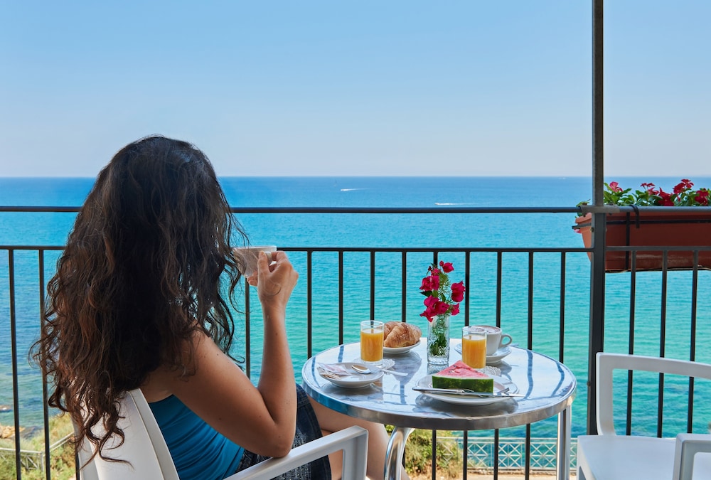 Superior Double Room Single Use, Balcony, Sea View - Photo 6