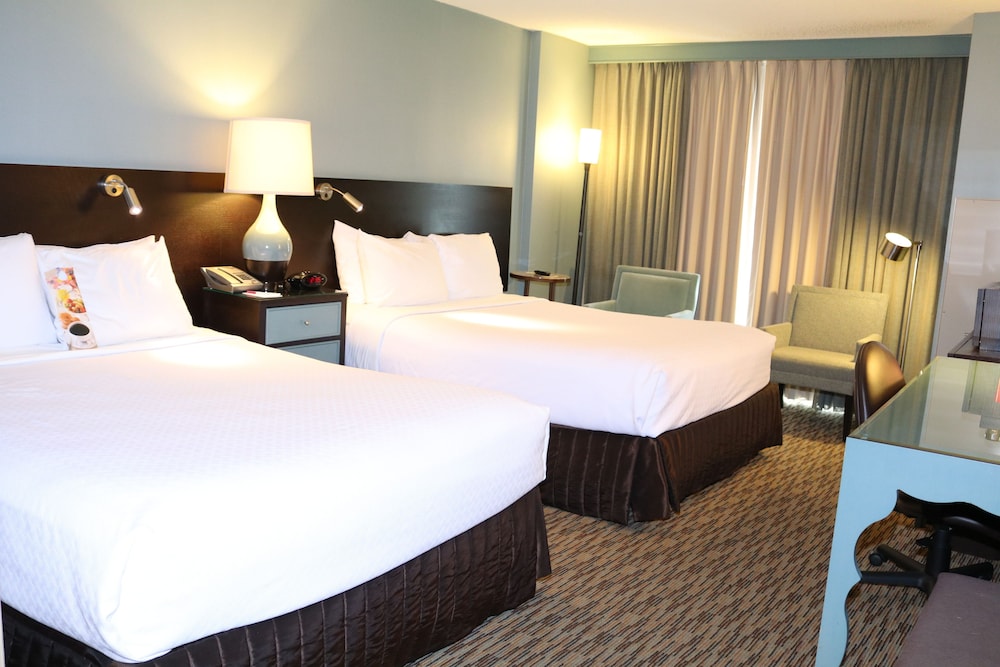 Standard Room, 2 Queen Beds photo 2