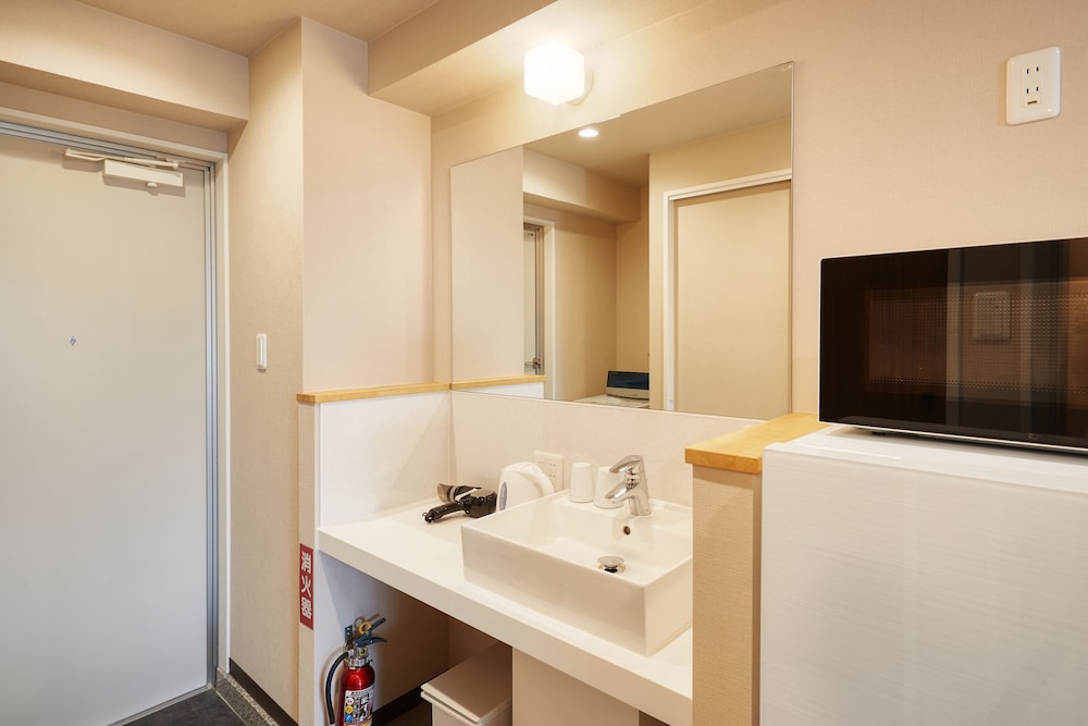 Standard Double Room, Non Smoking - Photo 9