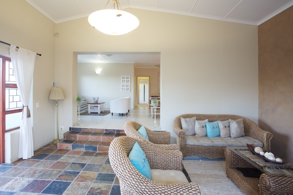 Two Bedroom Self Catering Unit photo 3