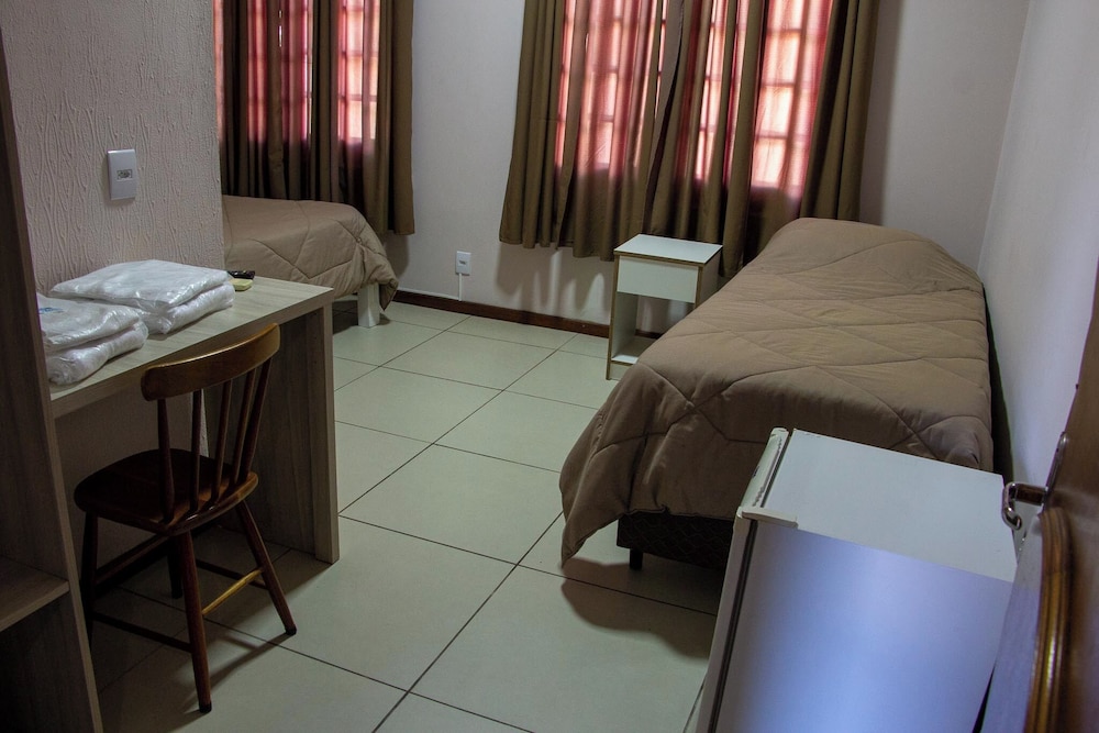 Economy Twin Room photo 1