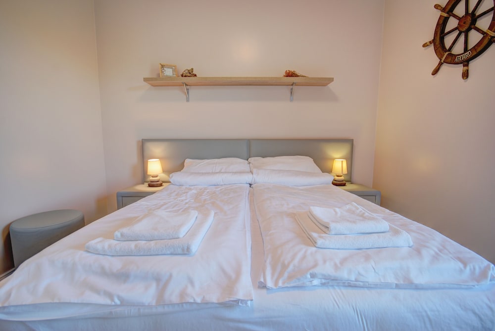 Premium Apartment, 1 Bedroom (301) photo 1