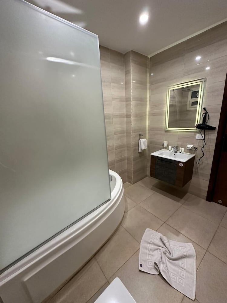 Superior Double Room, 1 Queen Bed photo 3