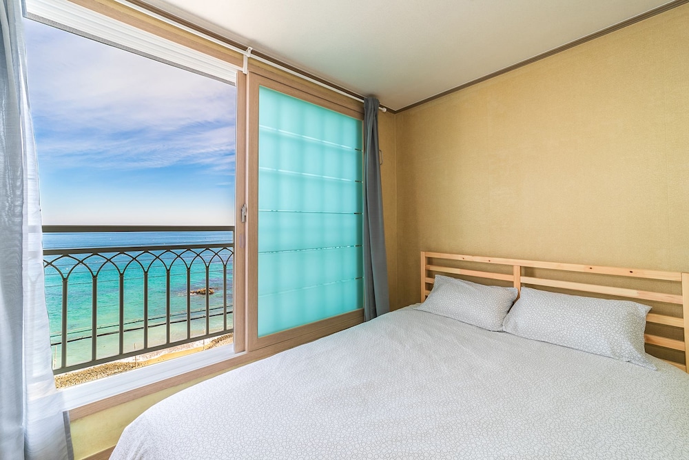 Room, 1 Double Bed, Ocean View (No in-room BBQ) photo 3