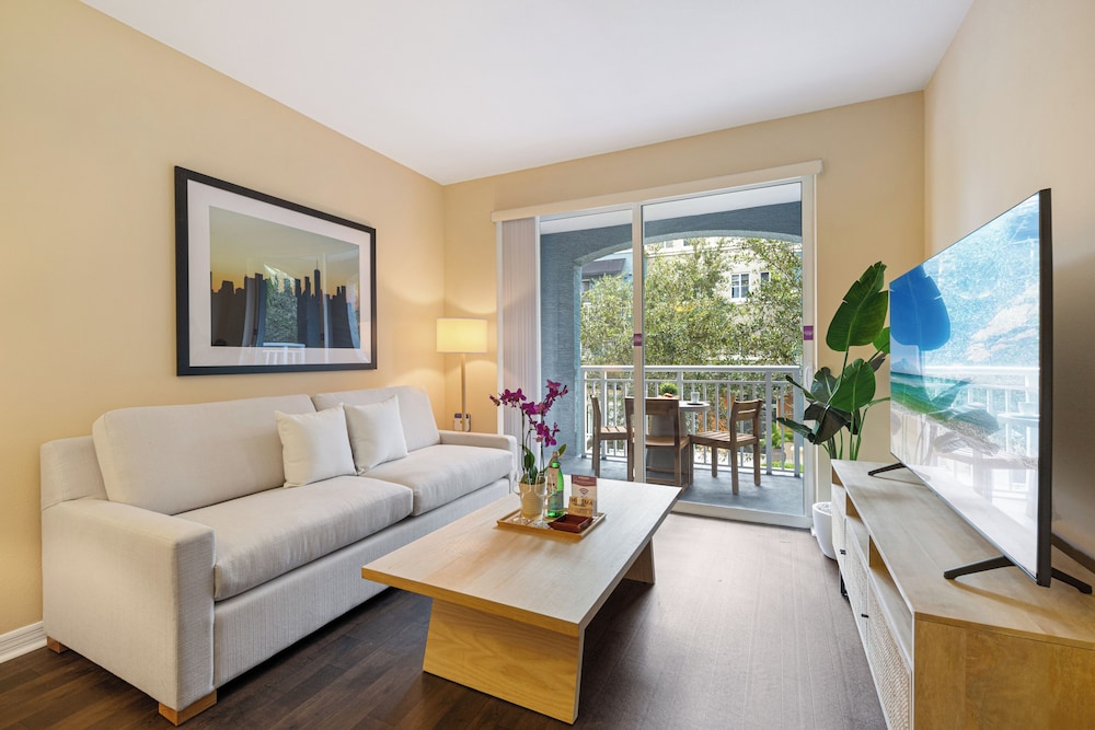 Premium Apartment, 1 Bedroom, Pool Access, City View photo 1