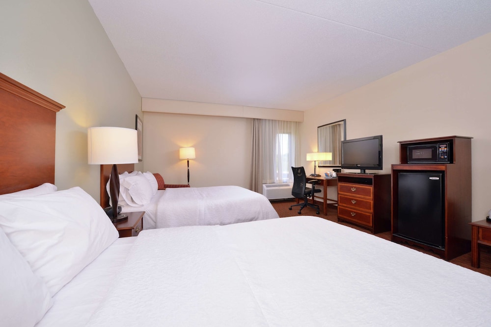Room, 2 Queen Beds, Accessible, Non Smoking - Photo 1