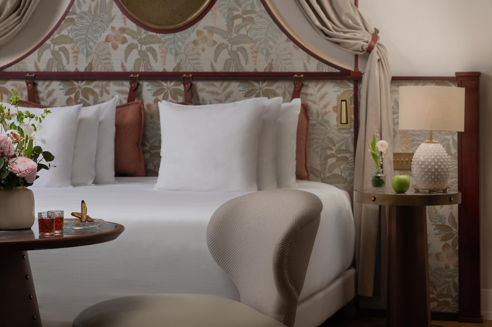 Suite (Extra Bed 3 adults)