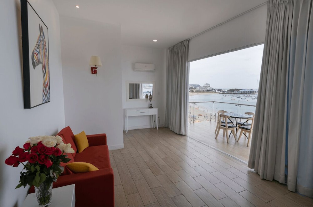 Panoramic Suite, 1 King Bed with Sofa bed, Beach View photo 3