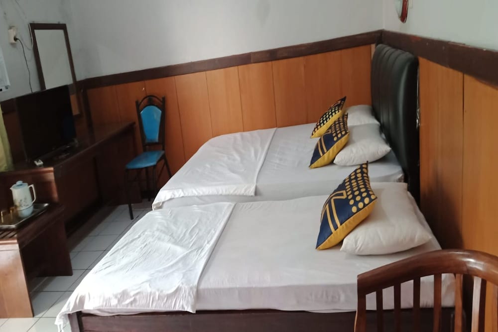 Basic Triple Room