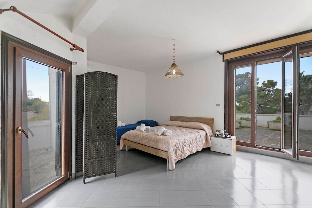 Family Villa, Multiple Bedrooms, 2 Bathrooms (Salento Sweet Home Sea View)
