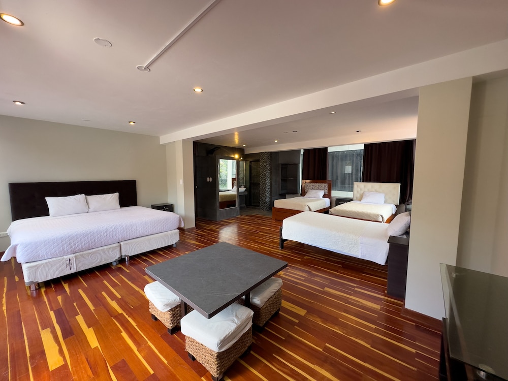 Family Quadruple Room photo 1