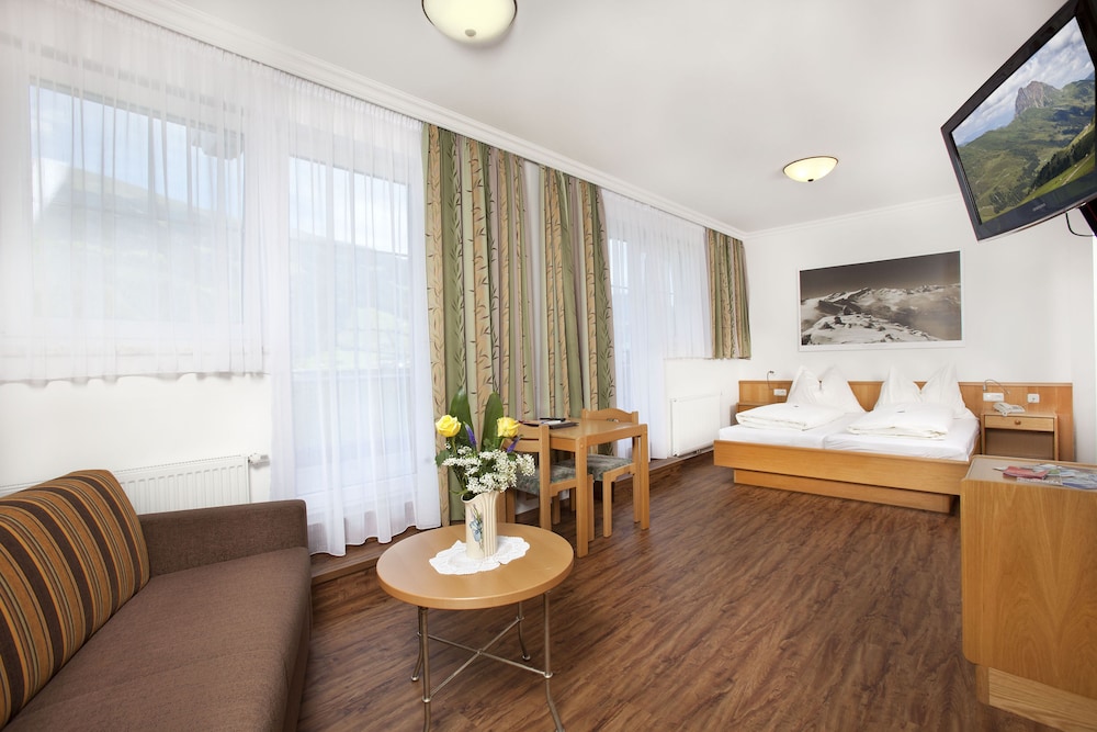 Room (Sphen) photo 1