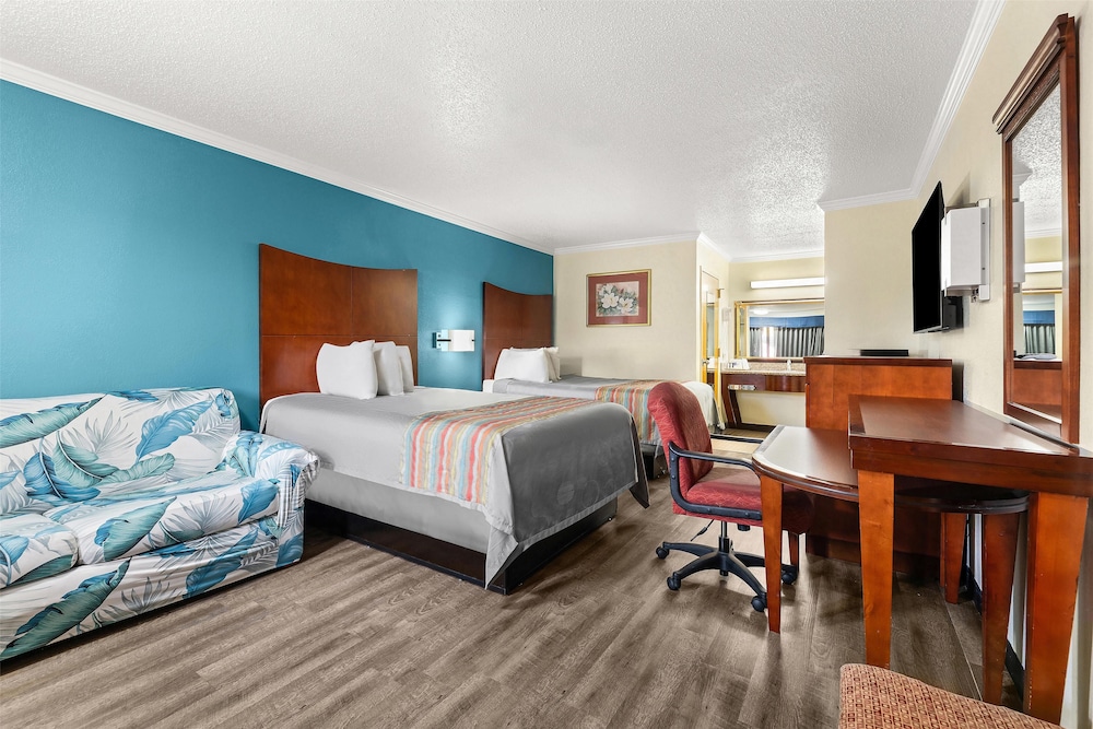 Room, 2 Double Beds, Smoking - Photo 4