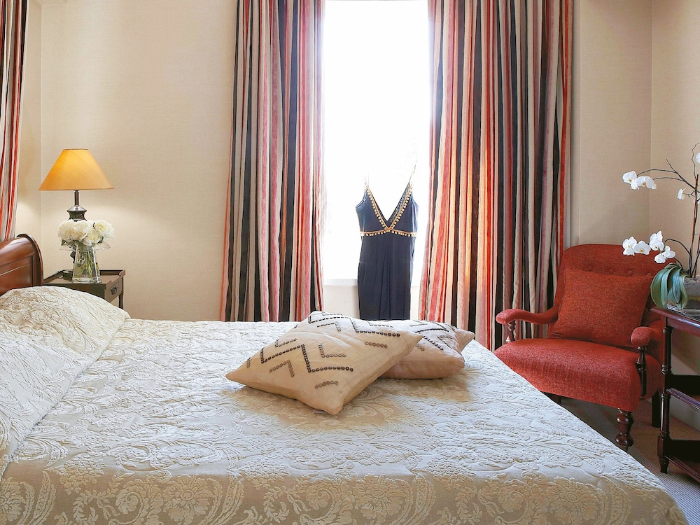 Family Suite, Pool View - Photo 4
