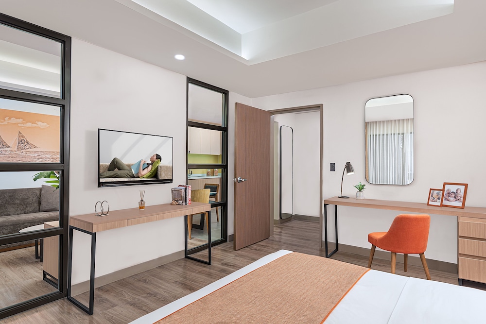 Deluxe Room, 1 Bedroom - Photo 4