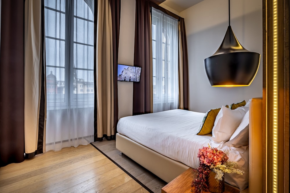 Suite, River View