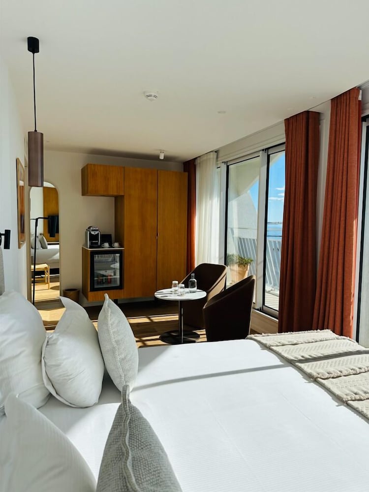 Panoramic Double Room, Oceanfront photo 1