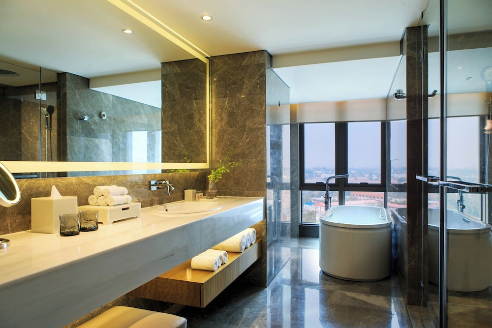 Club Room, 2 Double Beds - Photo 4