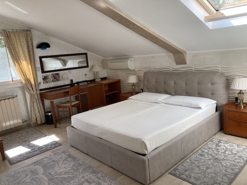 Suite Apartment Top