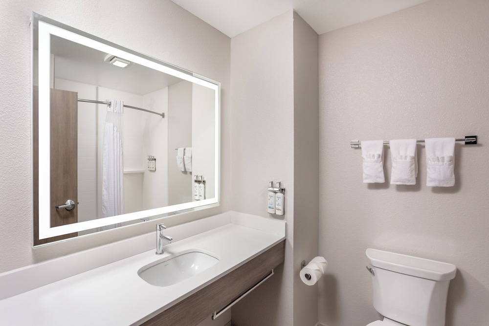 Suite, 2 Queen Beds - Photo 3