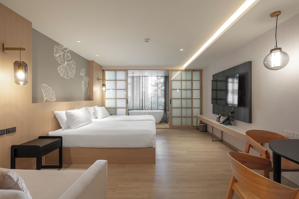 One Deluxe King Bed (Japanese Style) photo 2
