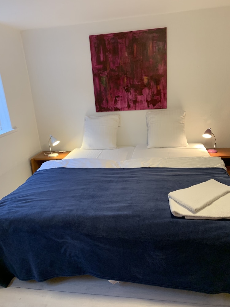 Basic Double Or Twin Room, Shared Bathroom photo 1