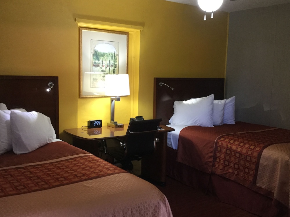 Standard Room, 2 Double Beds, Non Smoking photo 1