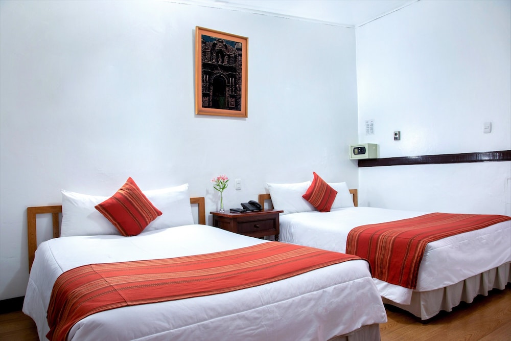 Standard Twin Room, 1 Bedroom, Private Bathroom photo 2