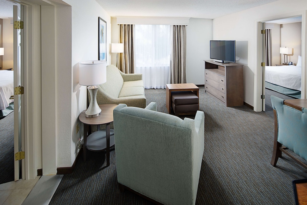 Suite, 1 King Bed - Photo 3
