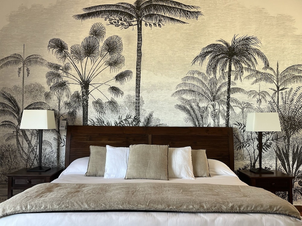 Deluxe Room - Photo 16