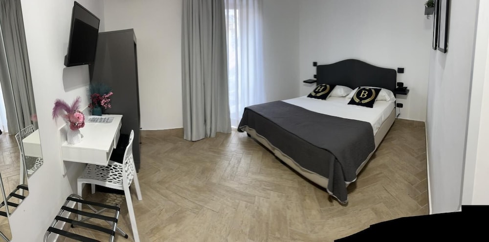 Exclusive Quadruple Room, Non Smoking, City View photo 1