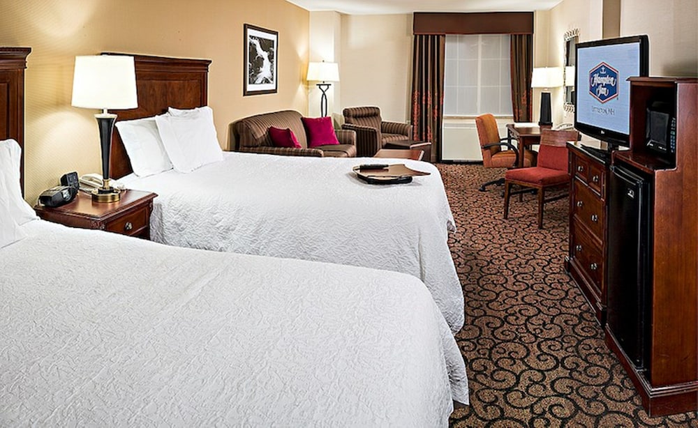 Suite, 1 King Bed, Non Smoking - Photo 3
